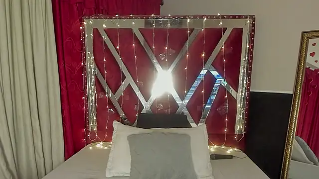 Snapshot of MicaelaHot_ chatting on 03-15-26, 02:39 MicaelaHot online show from 03-15-26, 02:39