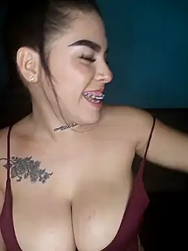 Snapshot of BigTits_Kitty chatting on 02-21-25, 05:46 BigTits Kitty online show from 02-21-25, 05:46