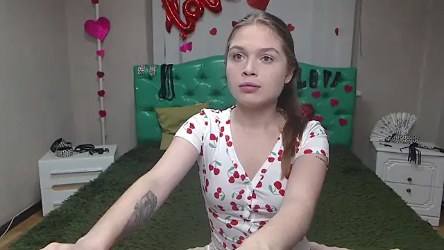 LaraPika online show from 10-10-25, 05:12