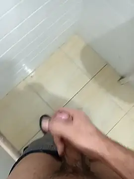 Snapshot of 1995eduardo chatting on 09-09-25, 03:33 1995eduardo online show from 09-09-25, 03:33