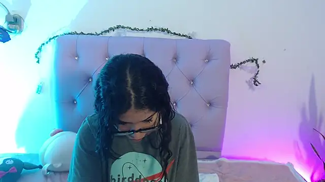 AmberJeong online show from 01-18-25, 01:52