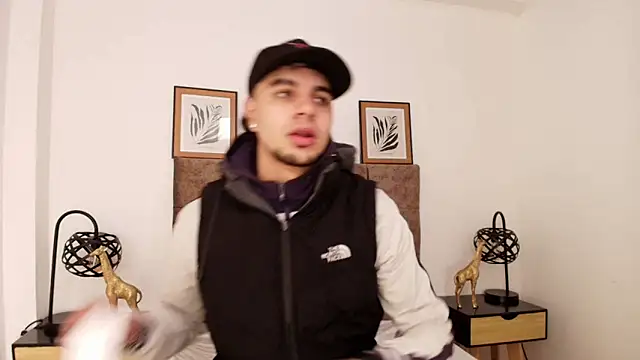 Amadeo Wild online show from 01-31-25, 03:22