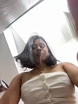 Snapshot of AlessaPears chatting on 12-25-24, 02:35 AlessaPears online show from 12-25-24, 02:35