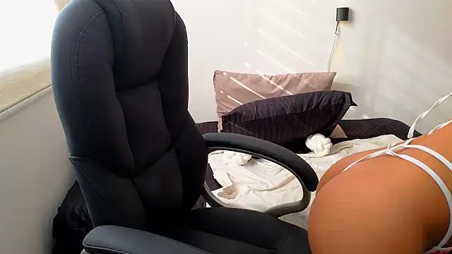 Snapshot of AlessaPears chatting on 02-20-25, 09:20 AlessaPears online show from 02-20-25, 09:20