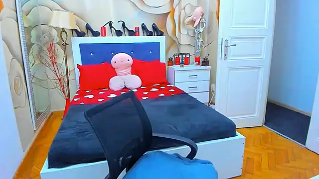 LauraSin online show from 02-06-25, 07:24