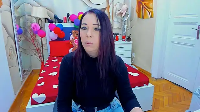 LauraSin online show from 02-11-25, 04:22