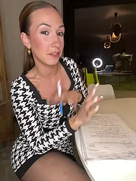 lola tentatiion online show from 01-19-25, 08:41