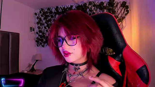 Kitty Gang online show from 09-10-25, 02:11