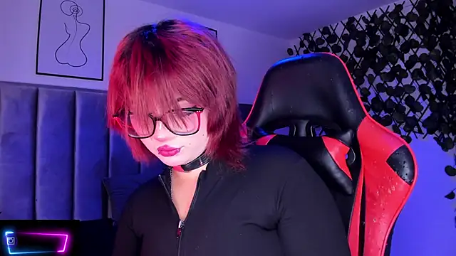 Kitty Gang online show from 10-14-25, 02:56