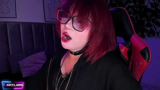 Kitty Gang online show from 10-21-25, 02:01