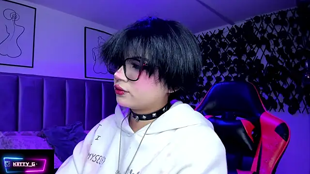 Kitty Gang online show from 02-25-26, 01:15