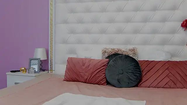 Lenna Paul online show from 01-13-25, 05:55