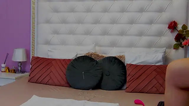 Lenna Paul online show from 02-13-25, 07:56