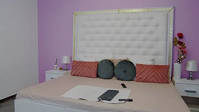 Lenna Paul online show from 03-19-25, 04:47