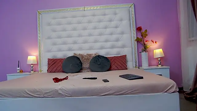 Lenna Paul online show from 09-29-25, 04:06