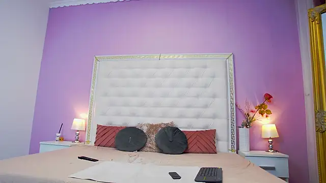 Lenna Paul online show from 10-06-25, 04:10