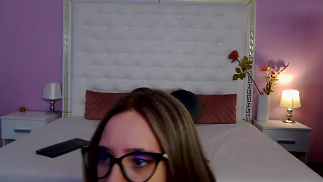 Lenna Paul online show from 06-17-26, 04:15