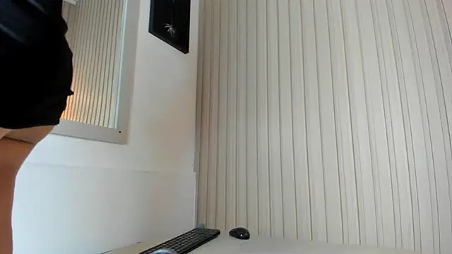 emma collson online show from 02-05-25, 08:21