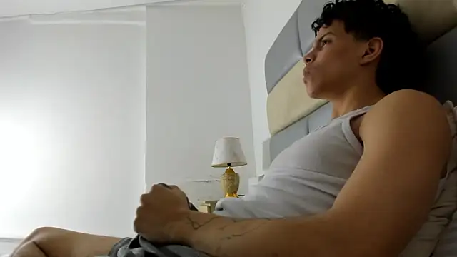 lax777  online show from 03-04-25, 06:39