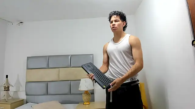 lax777  online show from 03-07-25, 12:34