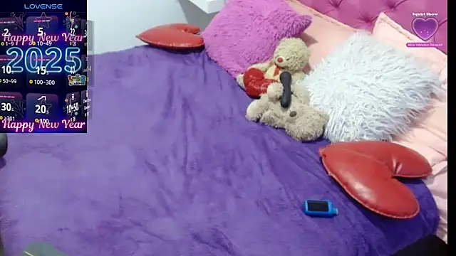 Snapshot of AlexaFontana chatting on 01-24-25, 03:32 AlexaFontana online show from 01-24-25, 03:32