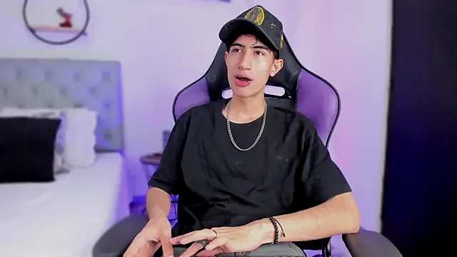 Snapshot of novaybrian chatting on 02-02-25, 04:48 novaybrian online show from 02-02-25, 04:48