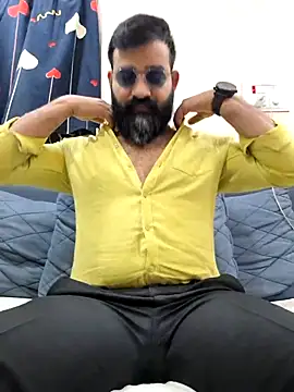 Snapshot of Fun_Guuy chatting on 04-07-26, 02:23 Fun Guuy online show from 04-07-26, 02:23