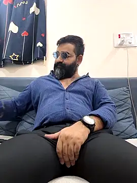 Snapshot of Fun_Guuy chatting on 04-15-26, 04:30 Fun Guuy online show from 04-15-26, 04:30