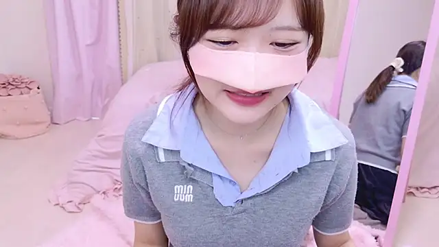 Snapshot of HANApipi chatting on 05-14-26, 01:56 HANApipi online show from 05-14-26, 01:56