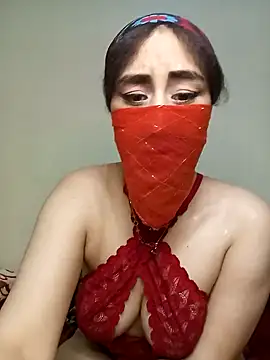 Snapshot of Lalou chatting on 12-24-24, 07:00 Lalou online show from 12-24-24, 07:00