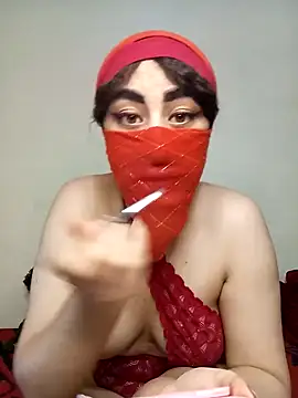 Snapshot of Lalou chatting on 12-26-24, 02:27 Lalou online show from 12-26-24, 02:27