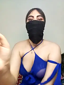Snapshot of Lalou chatting on 12-31-24, 01:30 Lalou online show from 12-31-24, 01:30