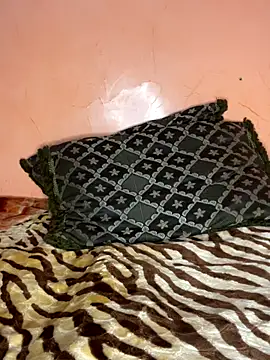 Lalou online show from 11-17-25, 10:21