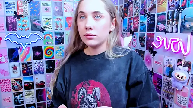 MiaMilas online show from 03-19-26, 03:49