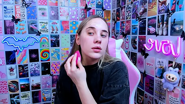 MiaMilas online show from 03-24-26, 03:39