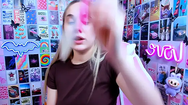 MiaMilas online show from 03-27-26, 04:07