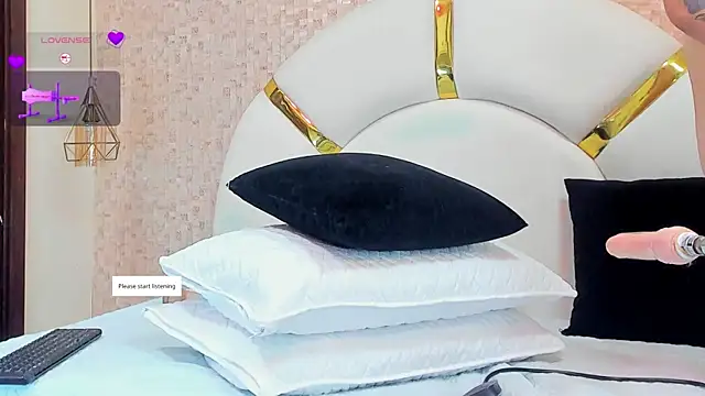 Snapshot of sophie_1 chatting on 01-15-25, 06:43 sophie 1 online show from 01-15-25, 06:43