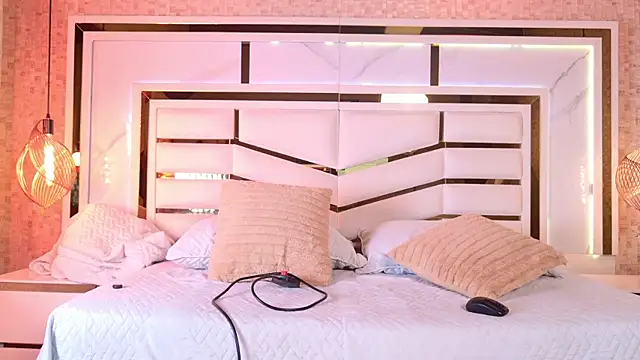 Snapshot of sophie_1 chatting on 10-18-25, 03:09 sophie 1 online show from 10-18-25, 03:09