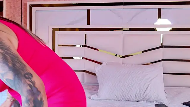 Snapshot of sophie_1 chatting on 11-05-25, 03:06 sophie 1 online show from 11-05-25, 03:06