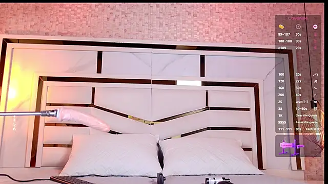 Snapshot of sophie_1 chatting on 11-09-25, 03:16 sophie 1 online show from 11-09-25, 03:16