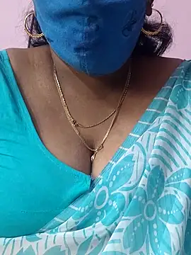 Snapshot of mallu-sumi chatting on 10-23-25, 03:39 mallu-sumi online show from 10-23-25, 03:39