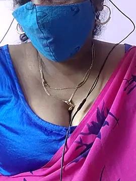 Snapshot of mallu-sumi chatting on 10-26-25, 08:09 mallu-sumi online show from 10-26-25, 08:09