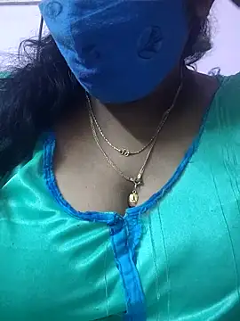 Snapshot of mallu-sumi chatting on 10-27-25, 05:00 mallu-sumi online show from 10-27-25, 05:00