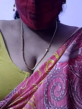 Snapshot of mallu-sumi chatting on 11-07-25, 11:54 mallu-sumi online show from 11-07-25, 11:54