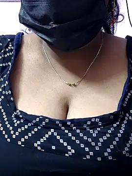 Snapshot of mallu-sumi chatting on 11-09-25, 07:12 mallu-sumi online show from 11-09-25, 07:12