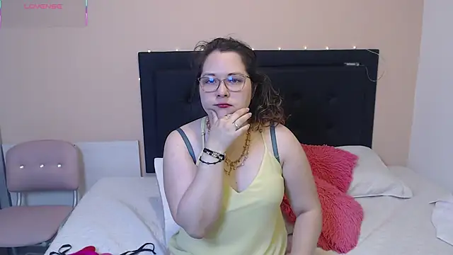 May Carlier online show from 03-19-25, 04:03