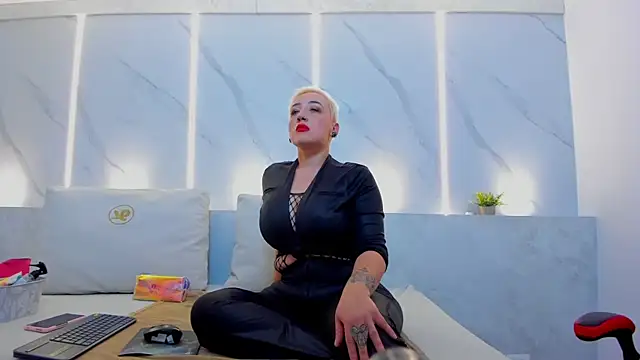 mia becke online show from 01-27-25, 06:31