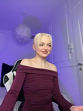 horny blondiee online show from 03-19-25, 08:23