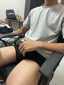 Snapshot of wknows2 chatting on 10-07-25, 11:07 wknows2 online show from 10-07-25, 11:07