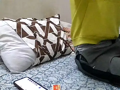 Snapshot of wknows2 chatting on 12-21-25, 05:31 wknows2 online show from 12-21-25, 05:31